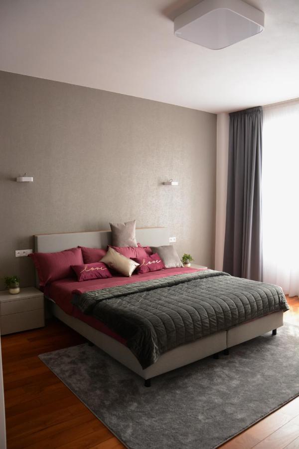 Premium Apartment Near Banska Bystrica Square With Two Big Bedrooms Exterior photo