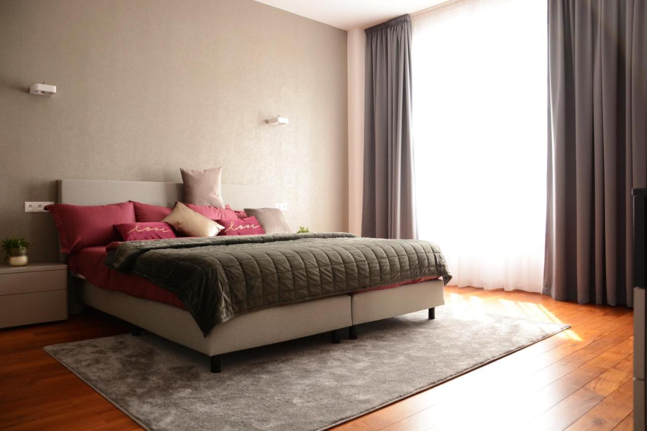 Premium Apartment Near Banska Bystrica Square With Two Big Bedrooms Exterior photo